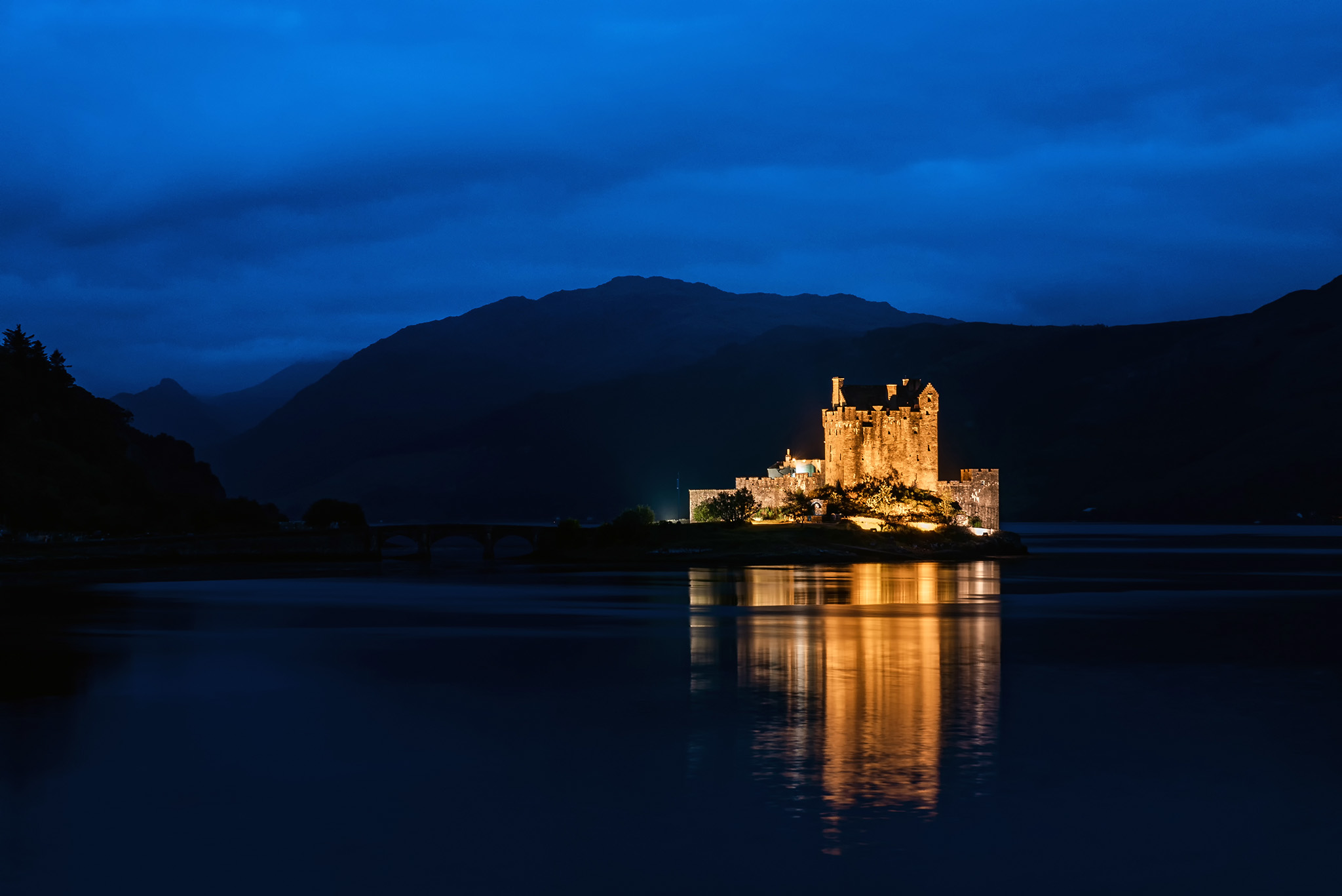 Eilean Donan Castle At Night – Photography Print Scotland - Skye & Glencoe